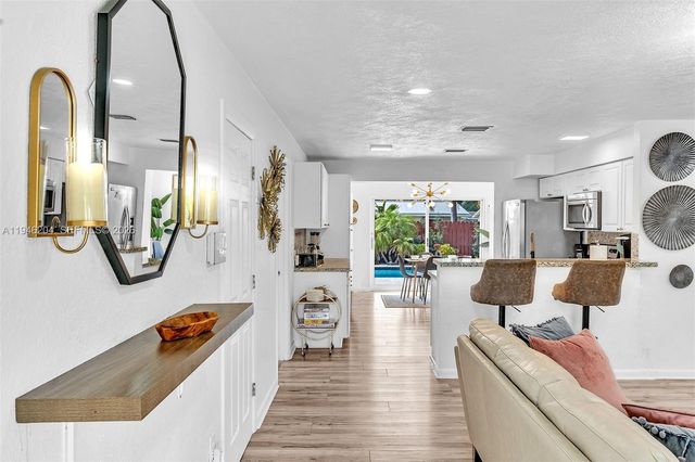 4633 SW 28th Ave, Dania Beach, FL 33312