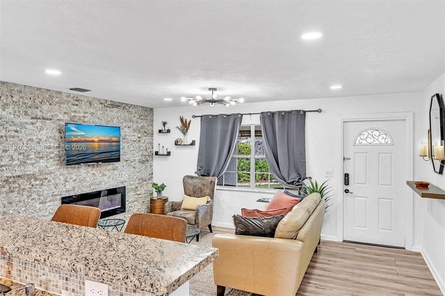 4633 SW 28th Ave, Dania Beach, FL 33312