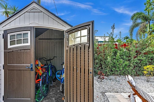 4633 SW 28th Ave, Dania Beach, FL 33312