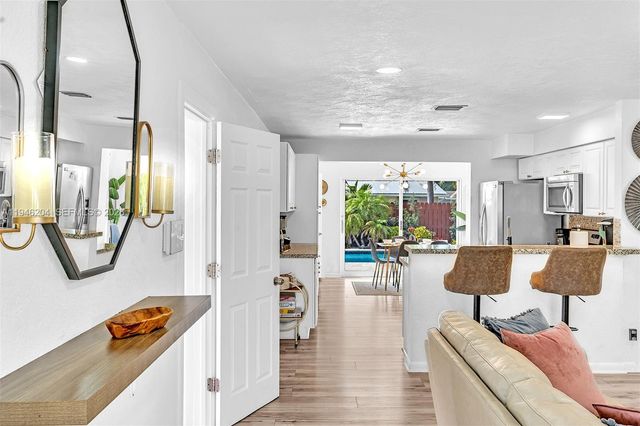 4633 SW 28th Ave, Dania Beach, FL 33312