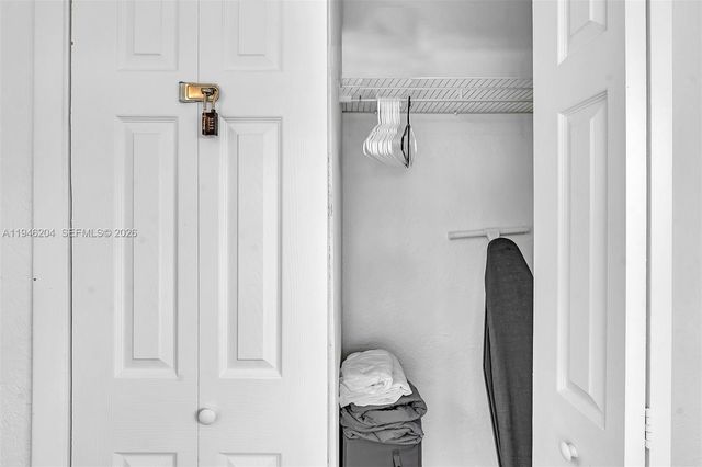 4633 SW 28th Ave, Dania Beach, FL 33312