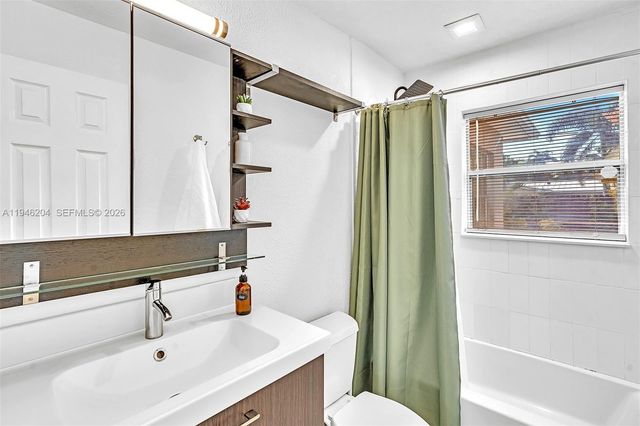 4633 SW 28th Ave, Dania Beach, FL 33312