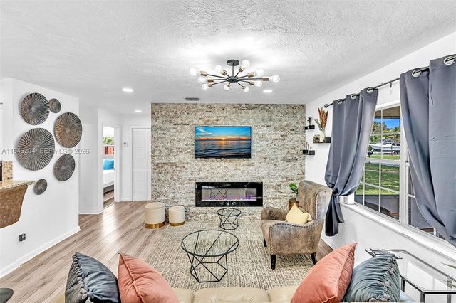 4633 SW 28th Ave, Dania Beach, FL 33312