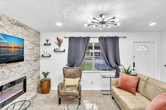 4633 SW 28th Ave, Dania Beach, FL 33312