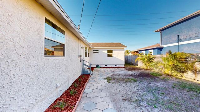 4586 12TH AVENUE N, St Petersburg, FL 33713