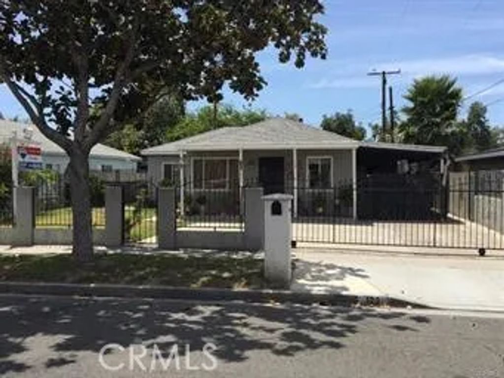 122 S Gunther, Santa Ana, CA 92704