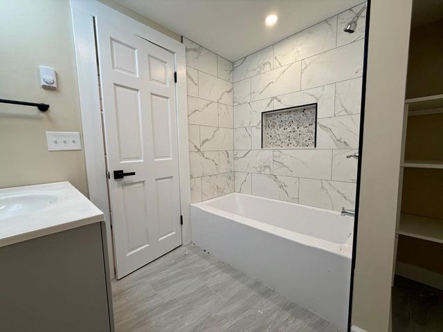 714 Lynnfield St, Lynn, MA 01904