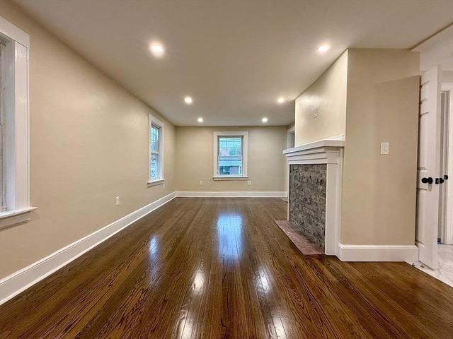 714 Lynnfield St, Lynn, MA 01904
