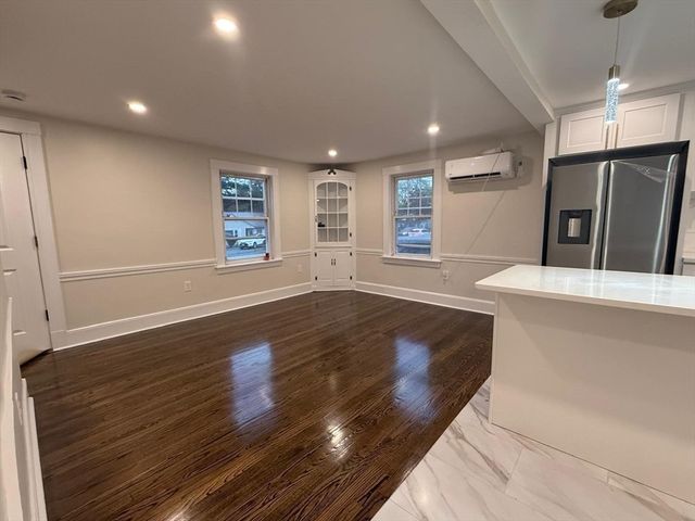 714 Lynnfield St, Lynn, MA 01904