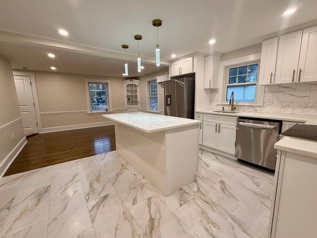 714 Lynnfield St, Lynn, MA 01904