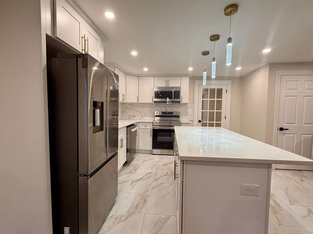 714 Lynnfield St, Lynn, MA 01904