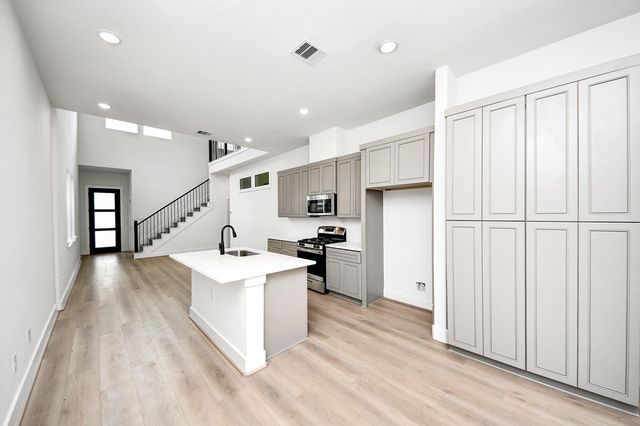 4338 Avron Drive A, Stafford, TX 77477