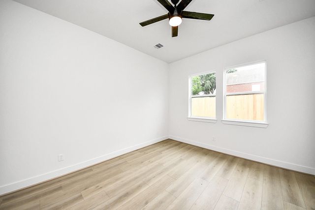 4338 Avron Drive A, Stafford, TX 77477