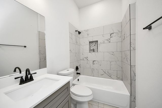 4338 Avron Drive A, Stafford, TX 77477