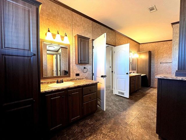 4941 Cactus Drive, Levelland, TX 79336