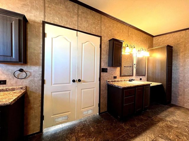 4941 Cactus Drive, Levelland, TX 79336