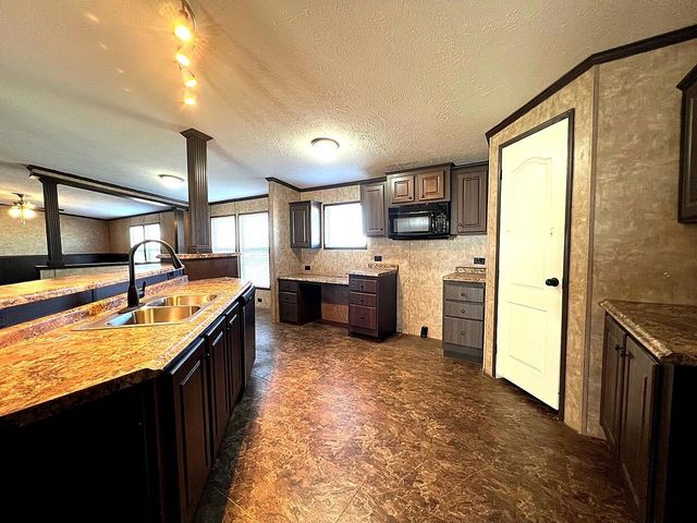 4941 Cactus Drive, Levelland, TX 79336