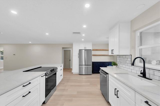 513 OAKWOOD BOULEVARD, Oldsmar, FL 34677