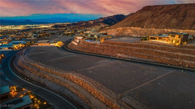 17 Stonecutter Court, Henderson, NV 89012