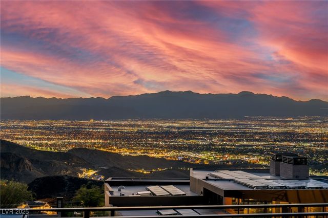 17 Stonecutter Court, Henderson, NV 89012