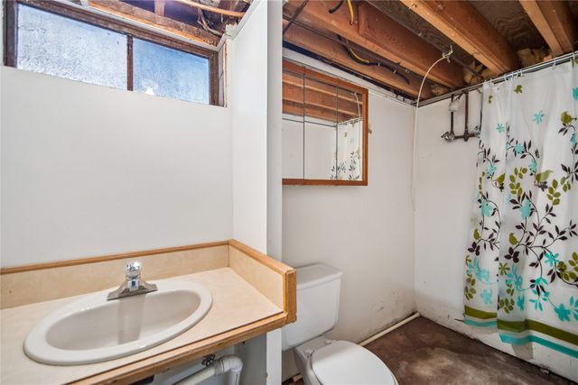 3300 E 37th Street, Des Moines, IA 50317