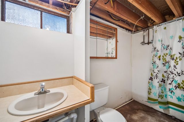 3300 E 37th Street, Des Moines, IA 50317