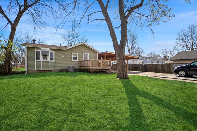 3300 E 37th Street, Des Moines, IA 50317