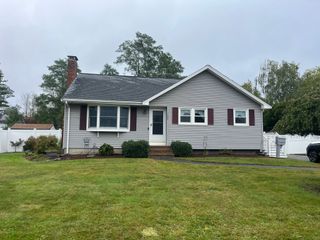 122 Whitmore St, Brockton, MA 02301