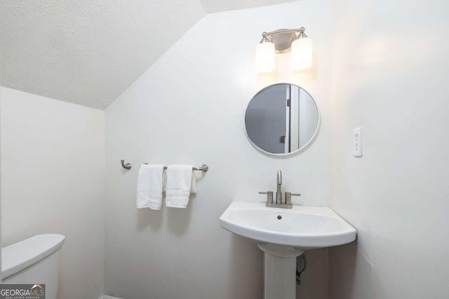 2702 Meadow Mere E, Atlanta, GA 30341