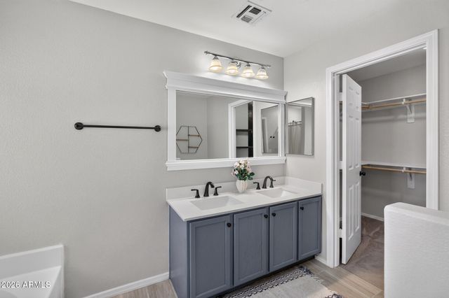 30052 N DESERT WILLOW Boulevard, San Tan Valley, AZ 85143