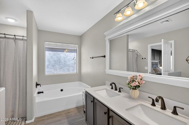 30052 N DESERT WILLOW Boulevard, San Tan Valley, AZ 85143
