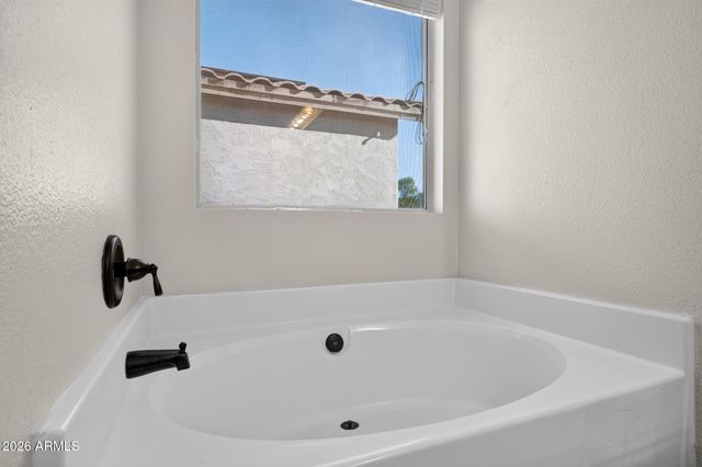 30052 N DESERT WILLOW Boulevard, San Tan Valley, AZ 85143