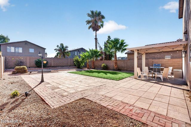 30052 N DESERT WILLOW Boulevard, San Tan Valley, AZ 85143
