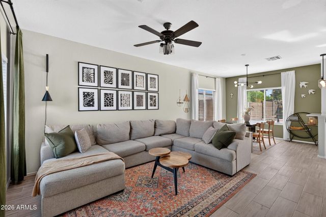 30052 N DESERT WILLOW Boulevard, San Tan Valley, AZ 85143