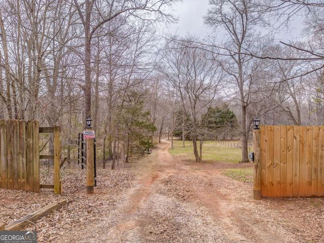 42 River Oaks Drive SW, Cartersville, GA 30120