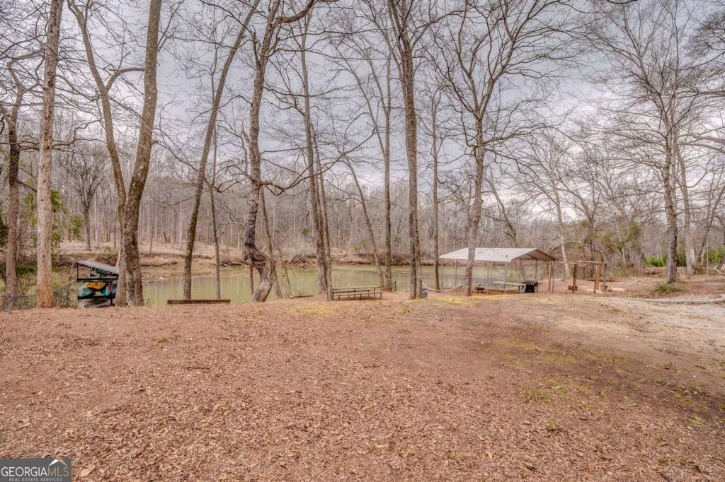42 River Oaks Drive SW, Cartersville, GA 30120