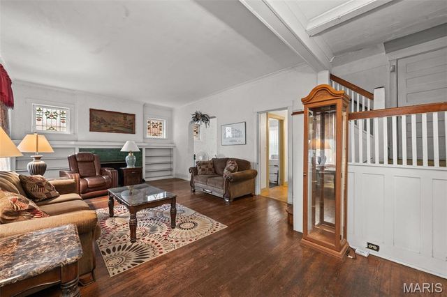 5924 De Giverville, St Louis, MO 63112