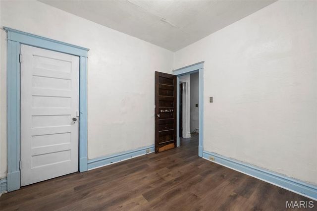 5924 De Giverville, St Louis, MO 63112