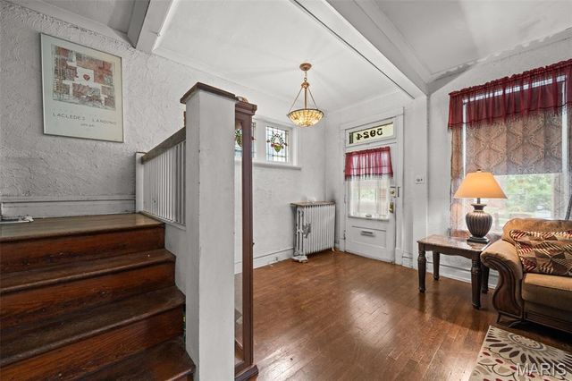 5924 De Giverville, St Louis, MO 63112