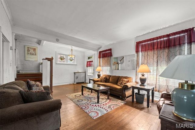 5924 De Giverville, St Louis, MO 63112