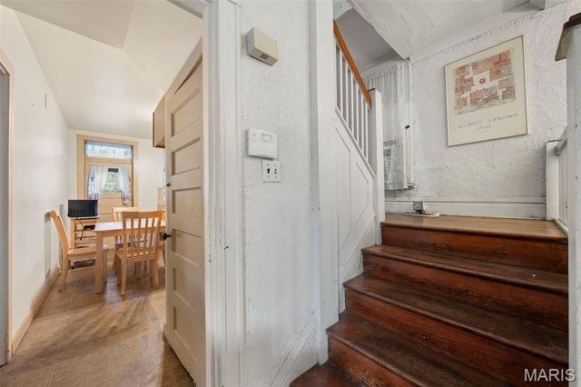 5924 De Giverville, St Louis, MO 63112