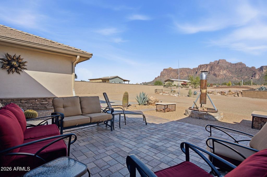 1532 N ROADRUNNER Road, Apache Junction, AZ 85119 — photo 5