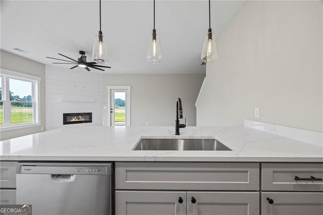 693 Racetrack Road, Toccoa, GA 30577