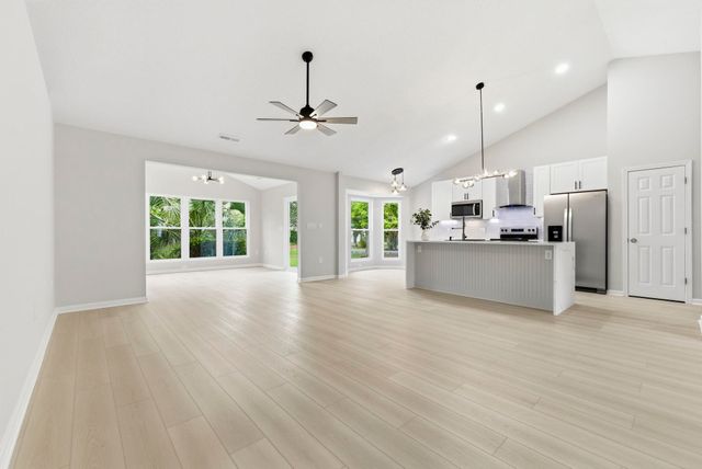 1527 Hallborough Dr., Surfside Beach, SC 29575