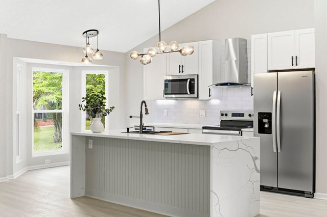 1527 Hallborough Dr., Surfside Beach, SC 29575