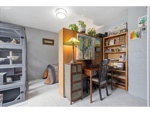 634 N HAYDEN BAY Dr, Portland, OR 97217
