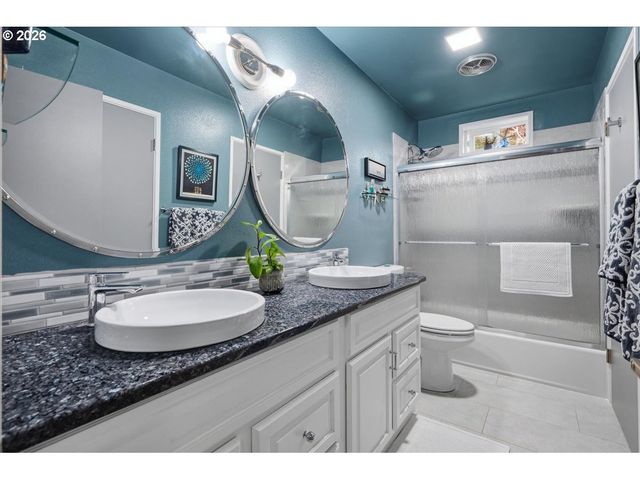 634 N HAYDEN BAY Dr, Portland, OR 97217