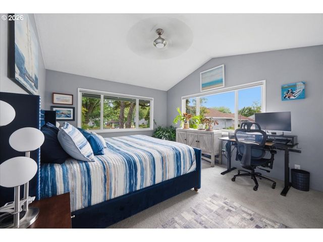 634 N HAYDEN BAY Dr, Portland, OR 97217