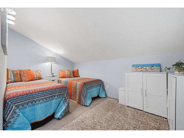 634 N HAYDEN BAY Dr, Portland, OR 97217