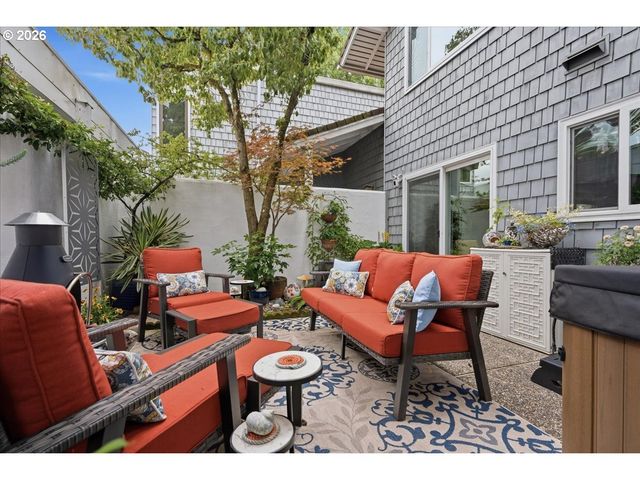 634 N HAYDEN BAY Dr, Portland, OR 97217
